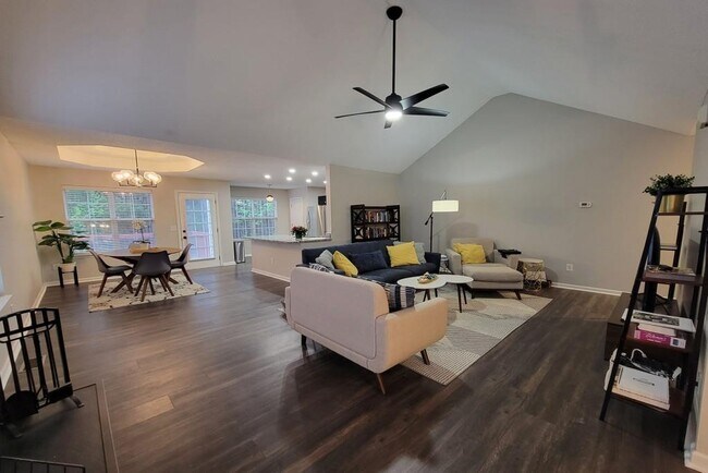Building Photo - 3110 Crest Ridge Cir SW