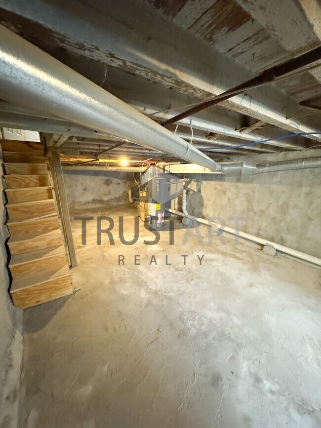 Building Photo - 1533 S Allison St