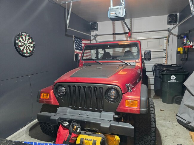 Building Photo - Beautiful Apex Townhome with Greenway Access & Community Amenities