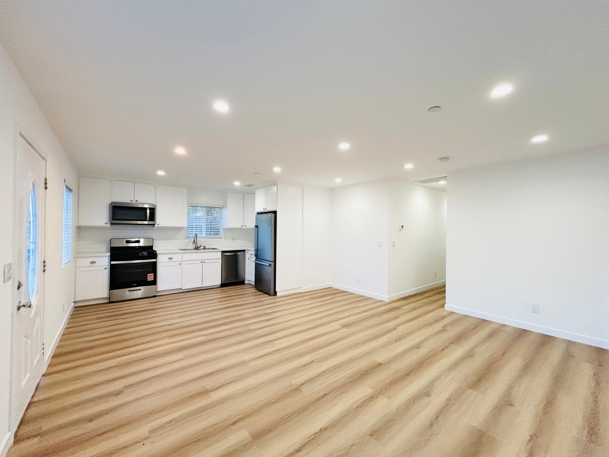 Building Photo - 12717 Bradley Ave