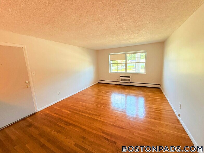 Building Photo - 44 Westland St