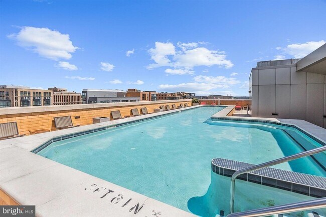 Building Photo - 440 L St NW