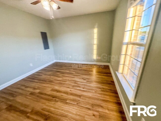 Building Photo - 1145 Nicklaus Dr