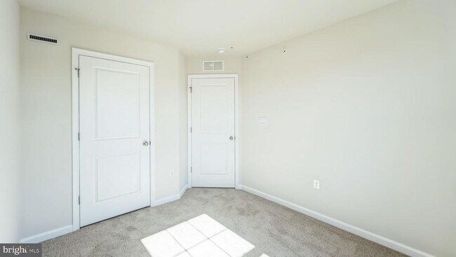 Building Photo - 178 Bell Ct