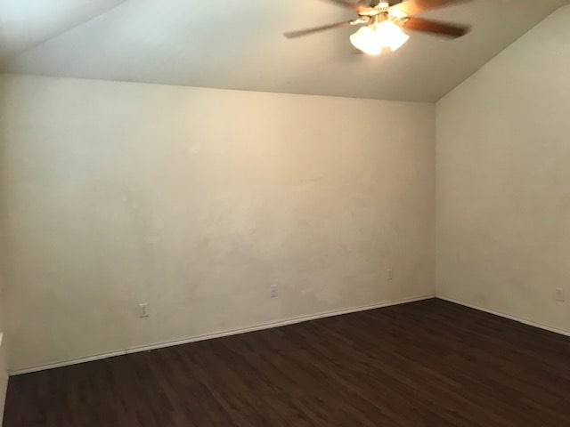 Building Photo - 2215 Sumac Dr