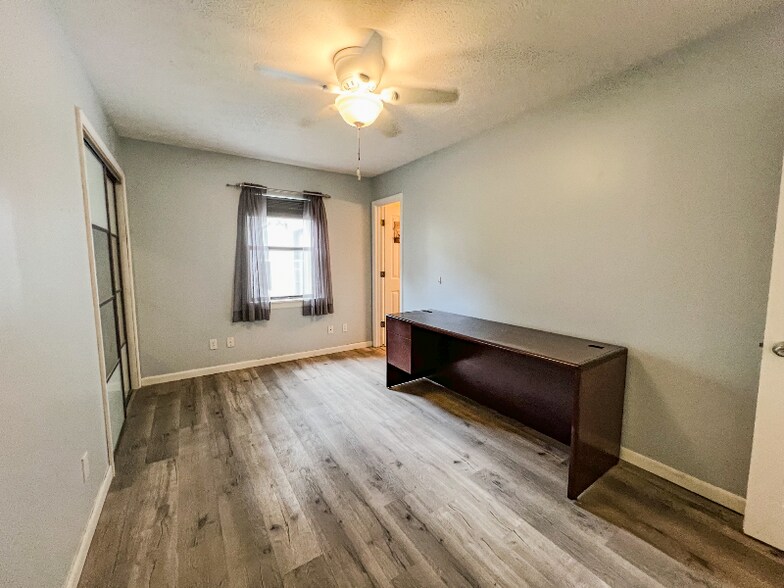 Building Photo - 359 Mercedes Ave