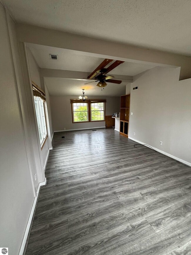 Building Photo - 10156 Virginia St