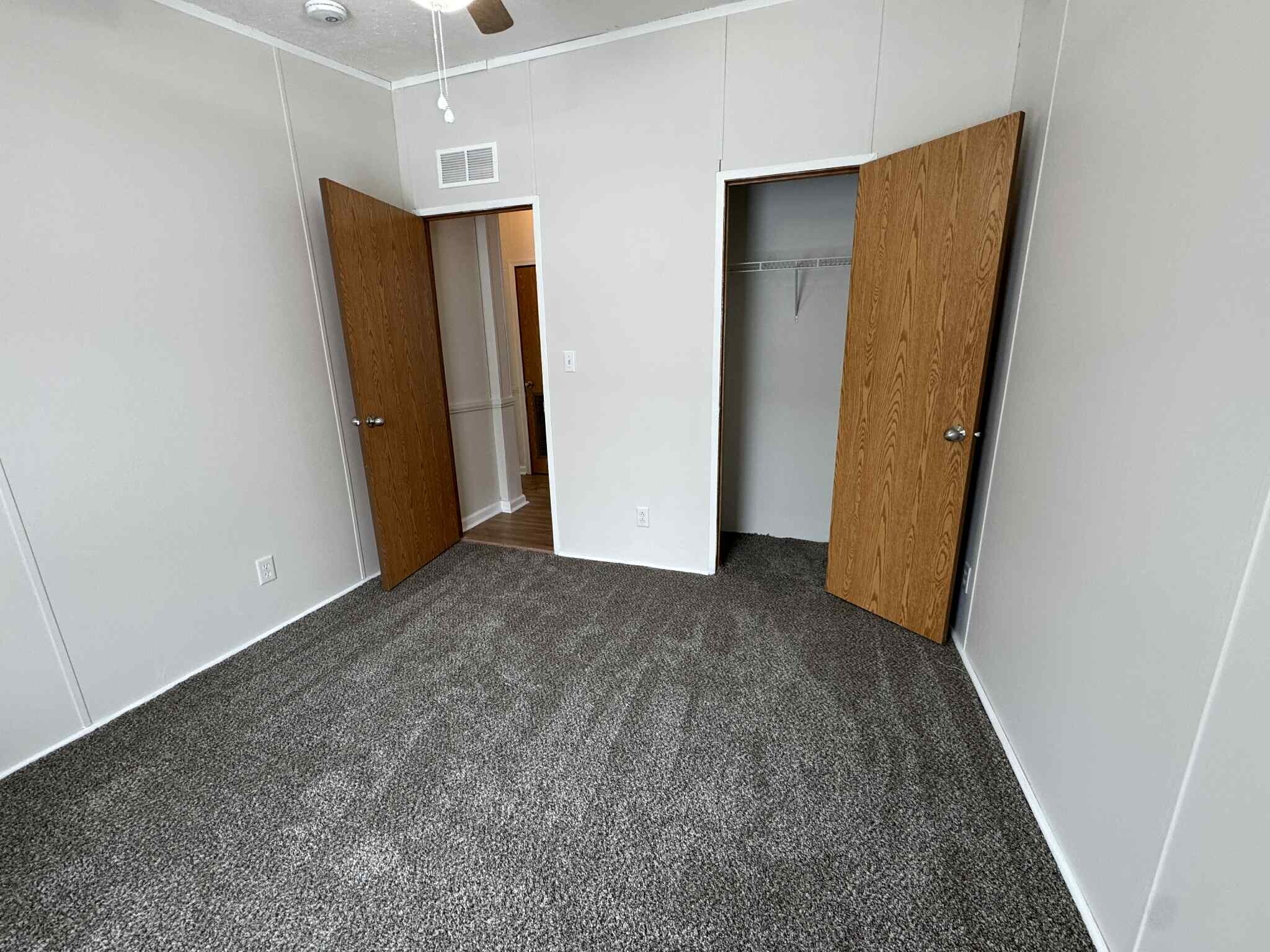 Building Photo - 2020 Marmoor Dr