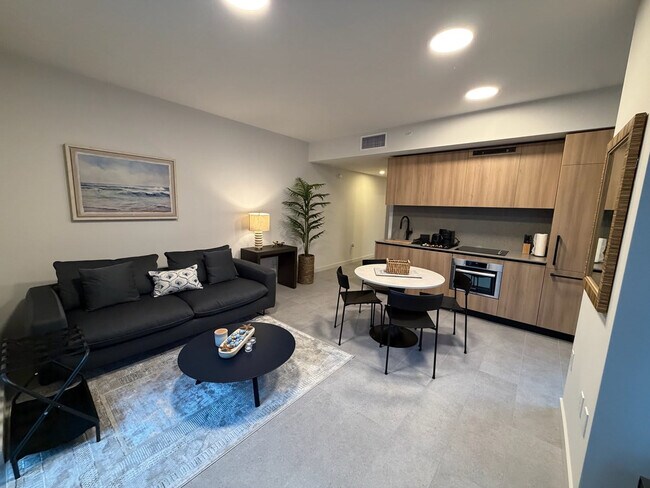 Building Photo - 121 NE 5th St