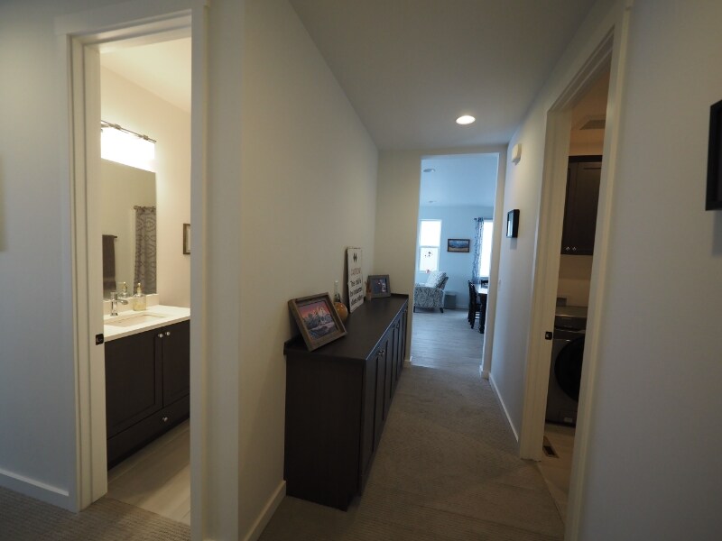 Building Photo - 1504 New Holland Dr