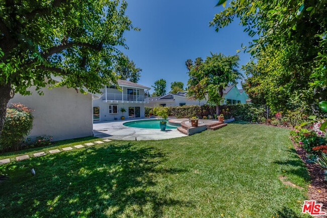 Building Photo - 13133 Morrison St