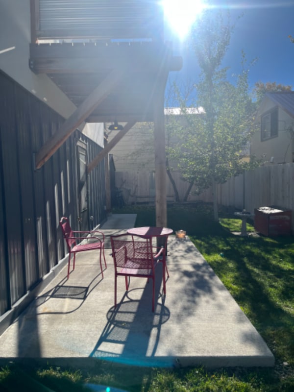 Building Photo - 123 1/2 S E St