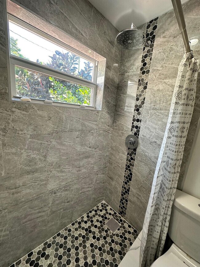 Building Photo - 2300 SW 43rd Terrace