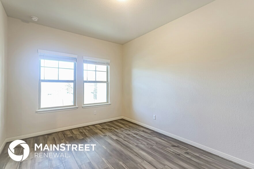 Building Photo - 1402 Arcadian Lily