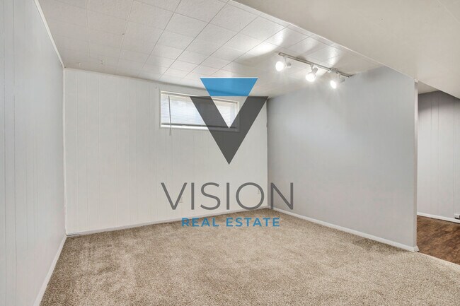 Building Photo - 1671 E 7080 S