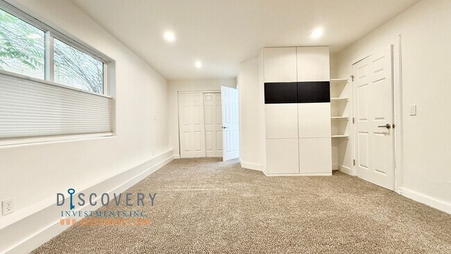 Building Photo - Alcatraz Ave. 1264-1268 (Call owner for al...