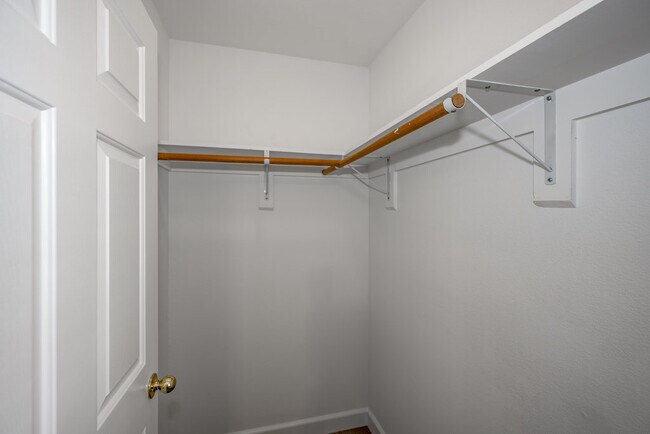 bdrm 3 walk-in closet - 515 S Shelton St