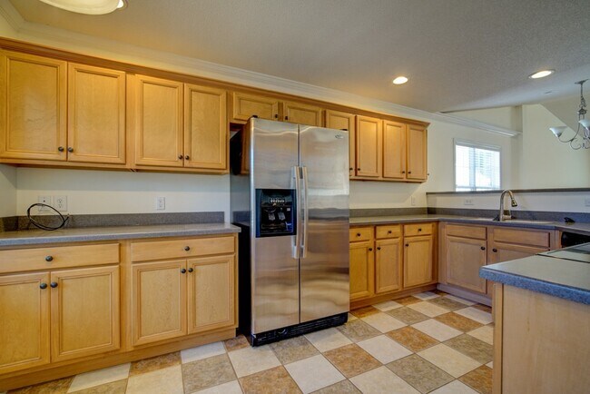 Building Photo - Large 2 BR, 2 BA Dual Master Suite in Boiling Springs Convenient to Shopping, Dining, Easy Access...