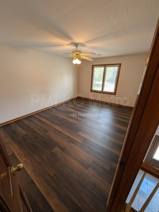 Building Photo - 3905 SW 14 St Ct