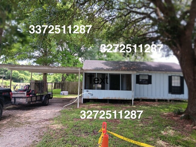 Primary Photo - 900 Texaco St