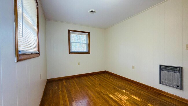 Building Photo - 494 Old Jonesboro Rd