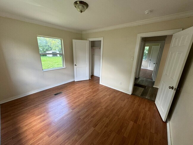 Building Photo - Historic District 2BR/1BA Home Built For Q...