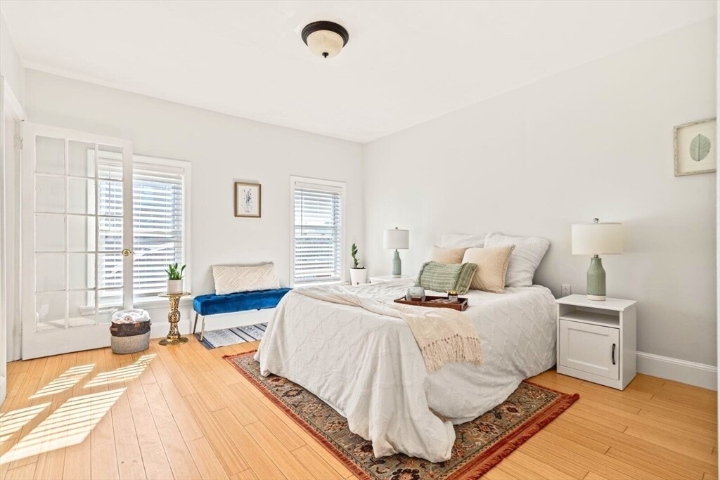 Building Photo - 377 Dorchester St