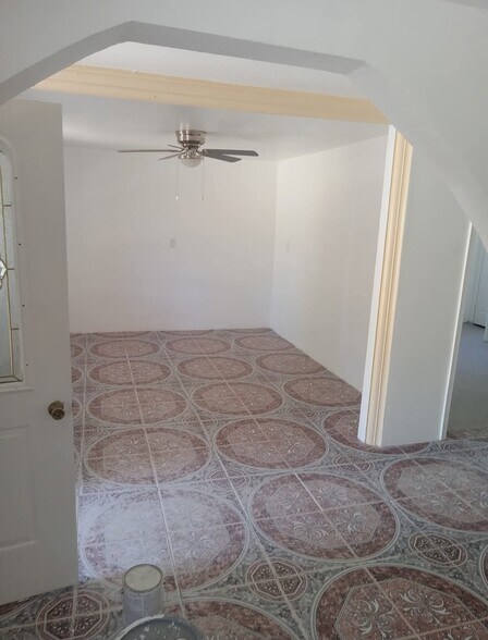 Building Photo - 624 De Vargas Dr