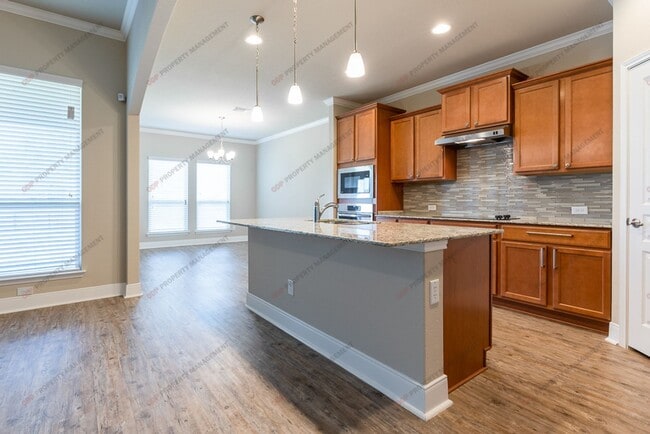 Building Photo - Magnificent home in Wyndham Hill Community!