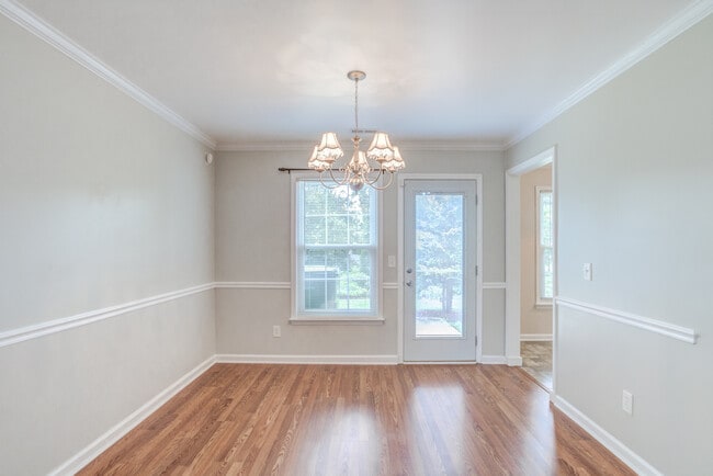 Building Photo - 833 Willow Bay Dr