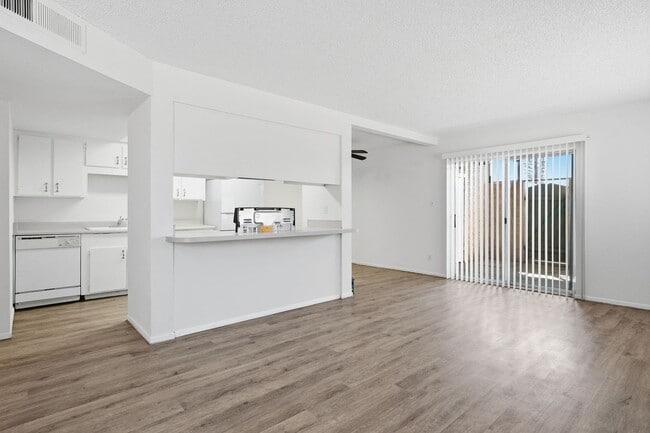 Building Photo - Ready to Move In - Two Bedrooms!