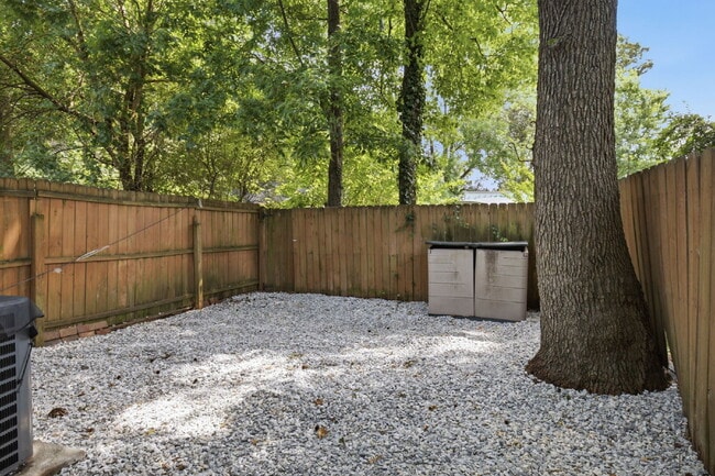 Building Photo - 5475 Davis Way