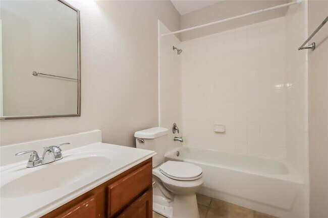 Building Photo - 970 Fife Dr