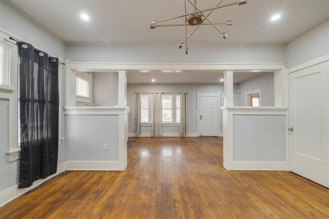 Building Photo - 726 NW 24th St