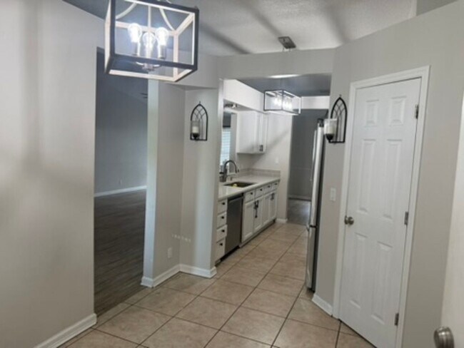 Building Photo - 104 Shearman Way