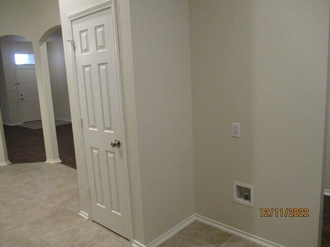 Building Photo - 5144 Waterview Ct