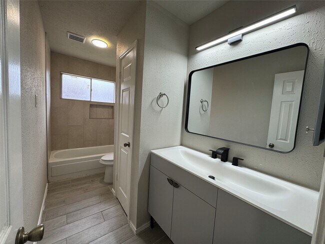 Building Photo - 13318 Raven Roost Dr