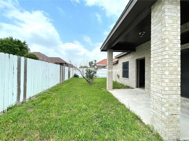 Building Photo - 20 La Vista Ave