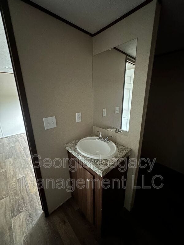 Building Photo - 56 Shady Cir