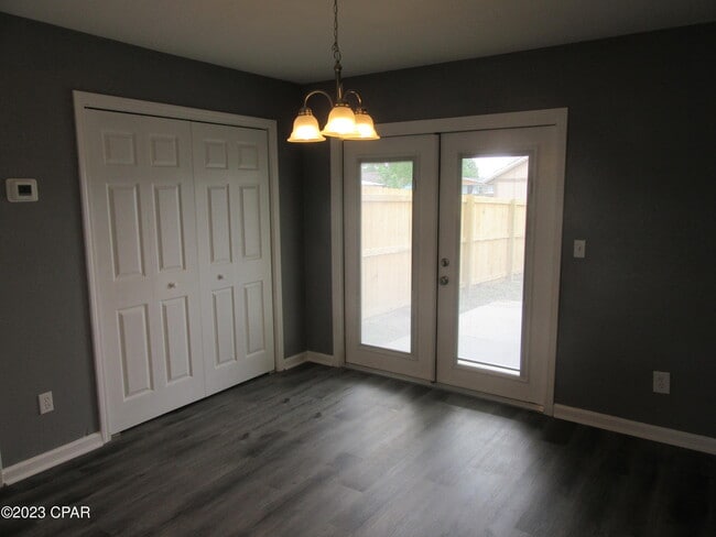 Building Photo - 134 Parker Village Cir