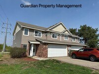 Building Photo - Lakeville End Unit Town Home, 2 Car Garage, 2.5 Baths, Walk out Patio, Available July/Aug 1st