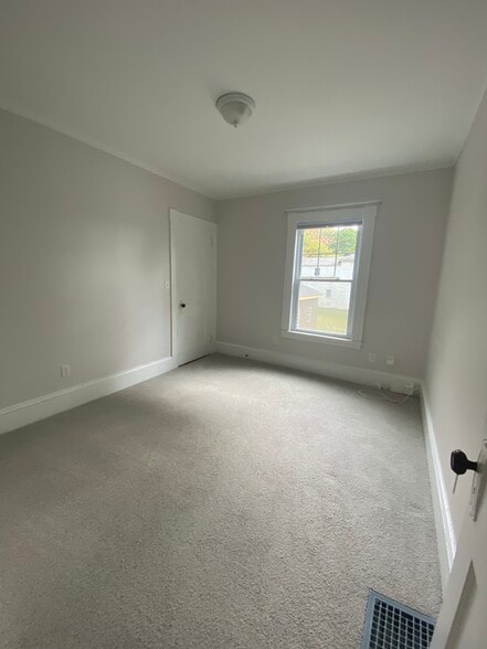 Building Photo - 71 Arsenal St