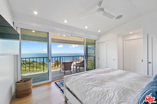 Building Photo - 6817 Seawatch Ln