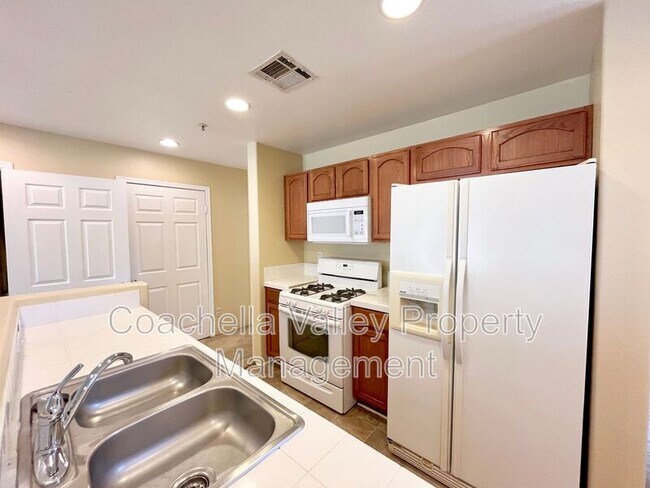 Building Photo - 73692 Santa Rosa Way