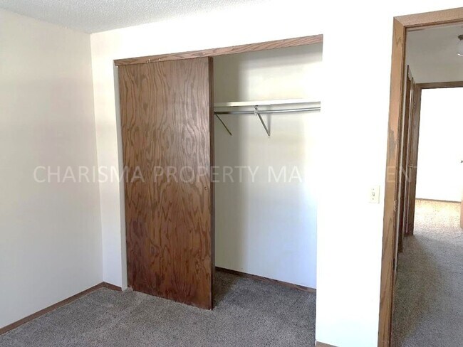 Building Photo - 2 BD - WHEN LOCATION, COMMUNITY AND PRICE ...