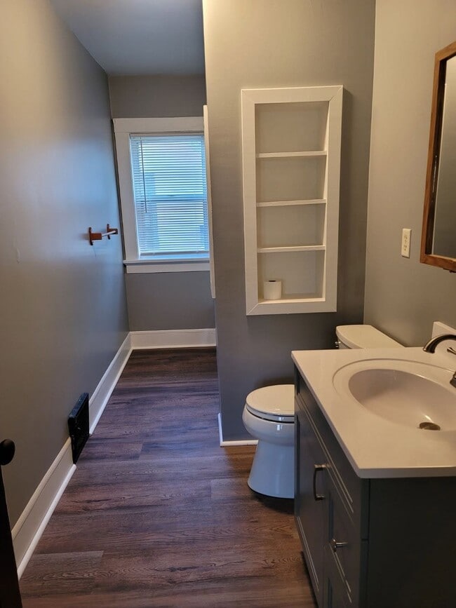 Building Photo - 2130 S 15th St