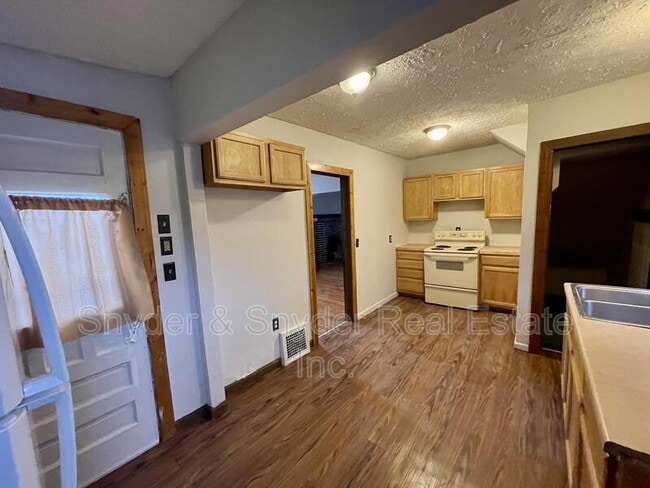 Building Photo - 450 Homer Ave