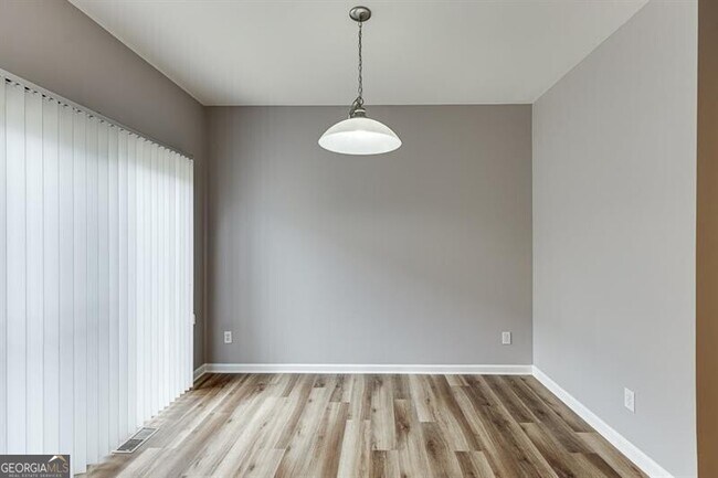 Building Photo - 805 Tulip Poplar Way