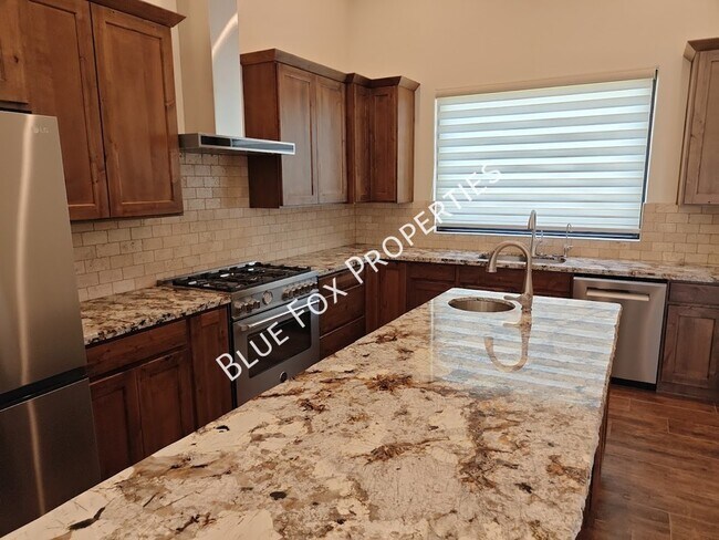 Building Photo - 13037 N Red Quail Pl