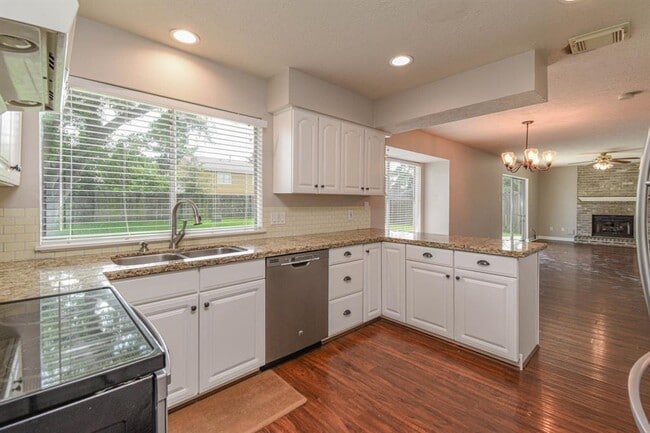 Building Photo - 15419 Swan Creek Dr
